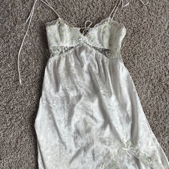 FOR LOVE AND LEMONS BABY'S BREATH LACE MINI DRESS - Picture 1 of 1